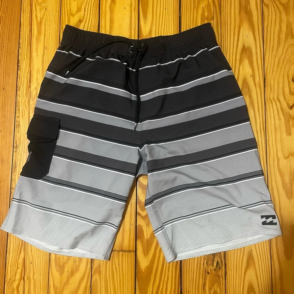 Billabong Men's Black and Gray Swim Shorts Size S